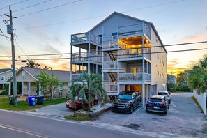Exterior - Starfish Retreat Condo Walk to Carolina Beach (Carolina Beach)