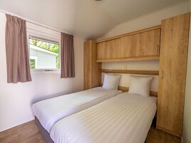 Chalet | 2 bedrooms, individually furnished, bed sheets