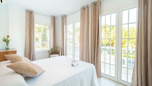 House | 2 bedrooms, iron/ironing board, individually furnished, bed sheets - Comfort Steps From the Sea (Teulada)