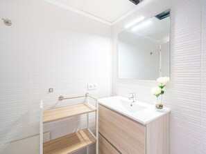 House | Bathroom