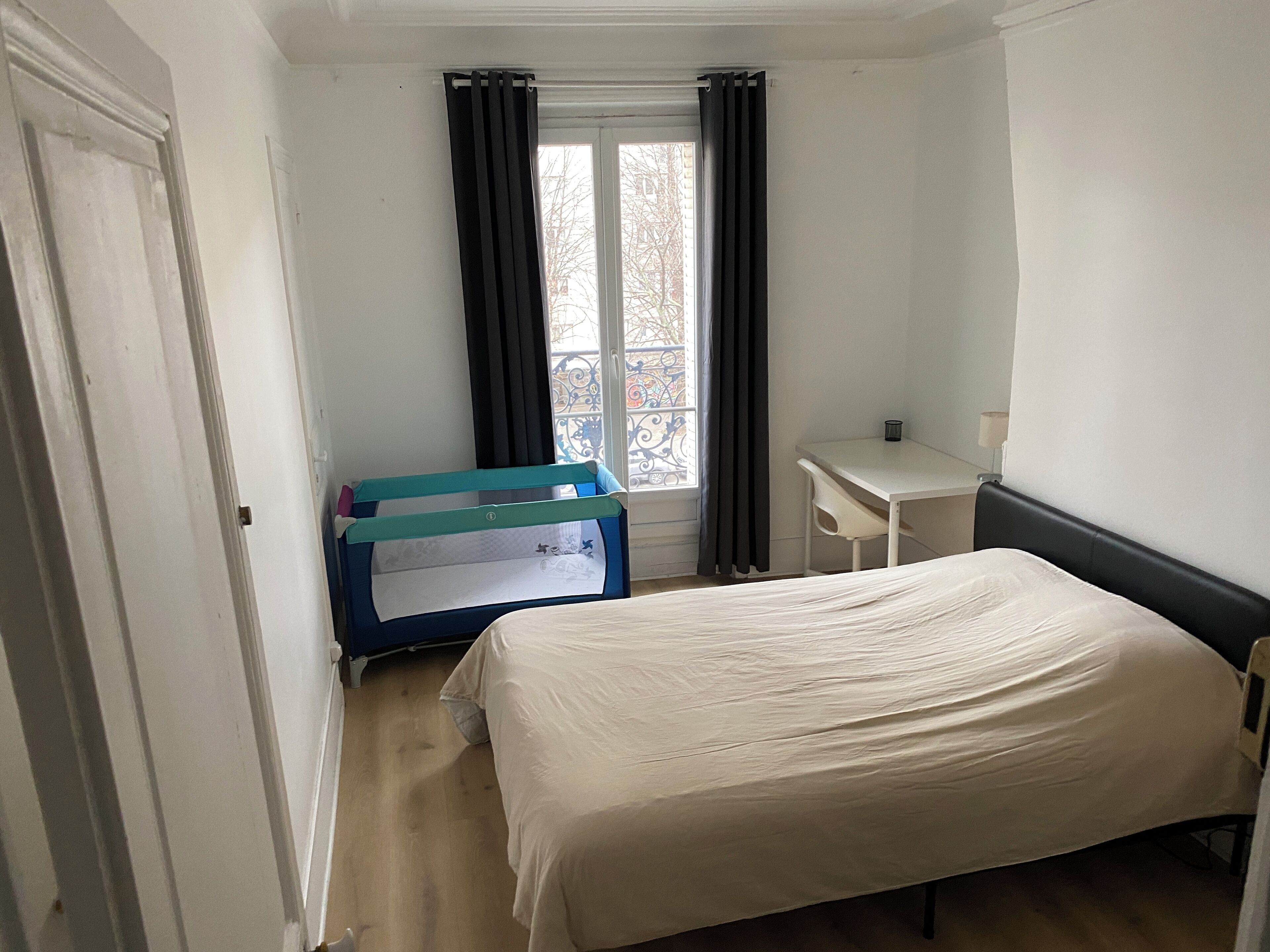 3 間睡房、可攜式嬰兒床、Wi-Fi、床單