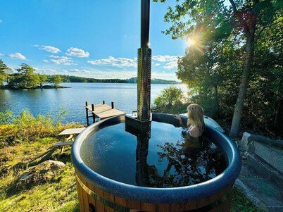 Ferien Direkt am See mit Sauna, Badetonne, Boot und Eigenem Steg Kpl. Saniert