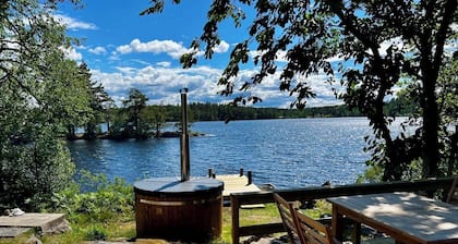 Ferien Direkt am See mit Sauna, Badetonne, Boot und Eigenem Steg Kpl. Saniert