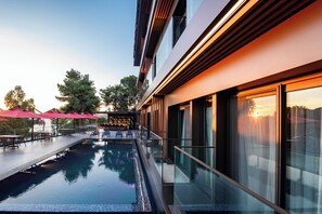 Outdoor pool - Casa Mimas Hotel (Karaburun)