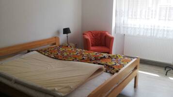 1 Schlafzimmer, Bügeleisen/Bügelbrett, Bettwäsche