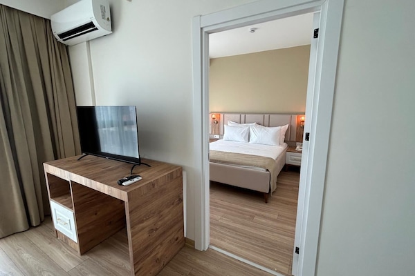 Télévision LED de 55 pouces avec chaßnes par satellite