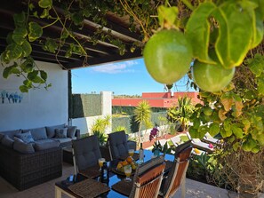 Outdoor dining - Casa Maracuya (Castillo Caleta de Fuste)