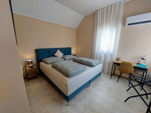 1 bedroom, WiFi, bed sheets