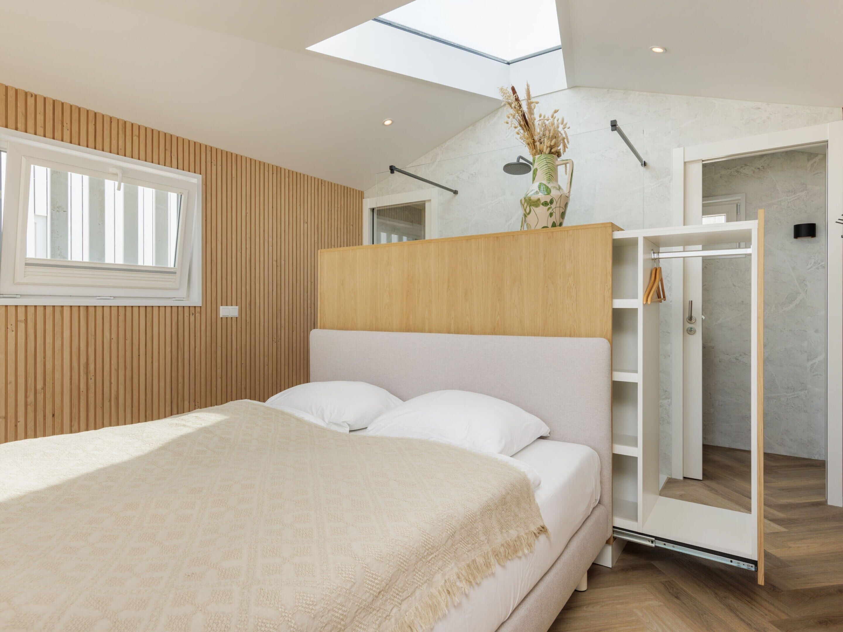 Chalet | 1 bedroom, individually furnished, bed sheets