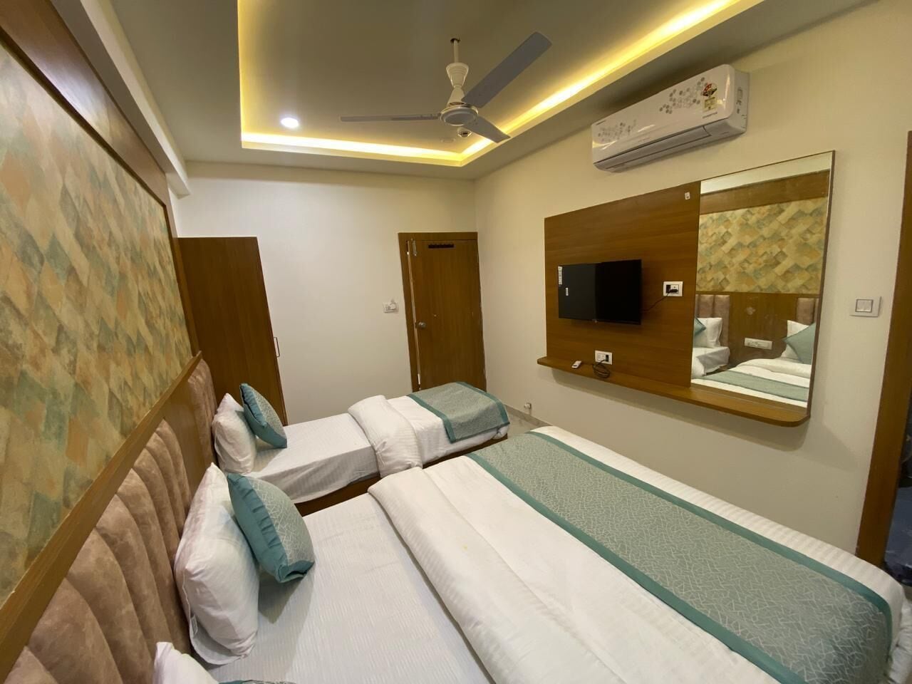 Deluxe Room, City View | Free WiFi