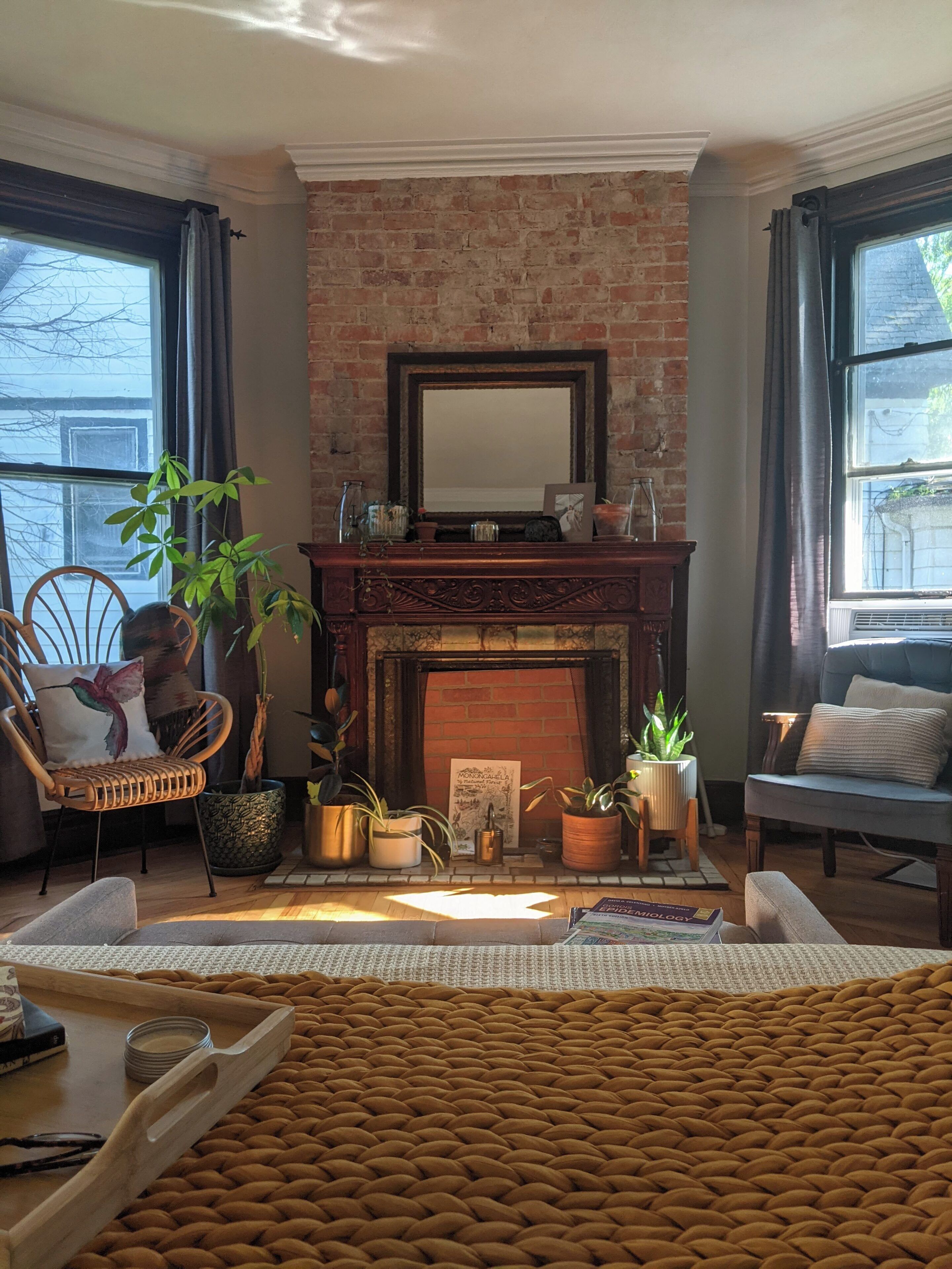 Cozy 1-bedroom apartment with WiFi, AC in charming Ypsilanti.