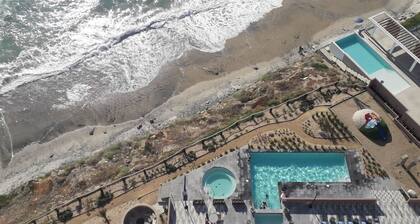 Luxury Beach Condo with Pool