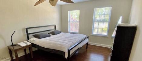 4 bedrooms, WiFi, bed sheets