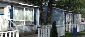 Wasaga Beach Walk to Main Beach Free Parking Free Wi-Fi 