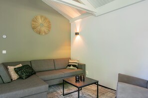 Living room - Chalet in Eindhoven Near Bospark 't Wolfsven (Mierlo)