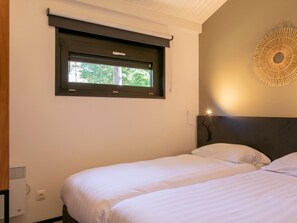 2 bedrooms, individually furnished, bed sheets