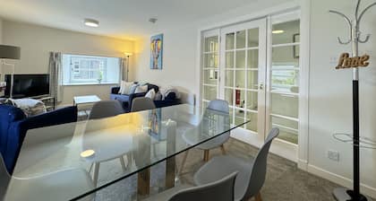 A house that sleeps 6 guests in 3 bedrooms