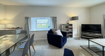 A house that sleeps 6 guests in 3 bedrooms