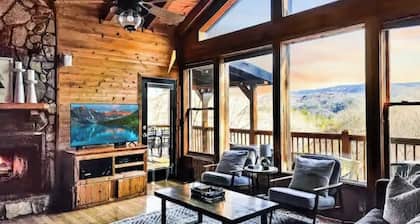 Stylish Mountain Escape - Hot Tub - Fire Pit - Games