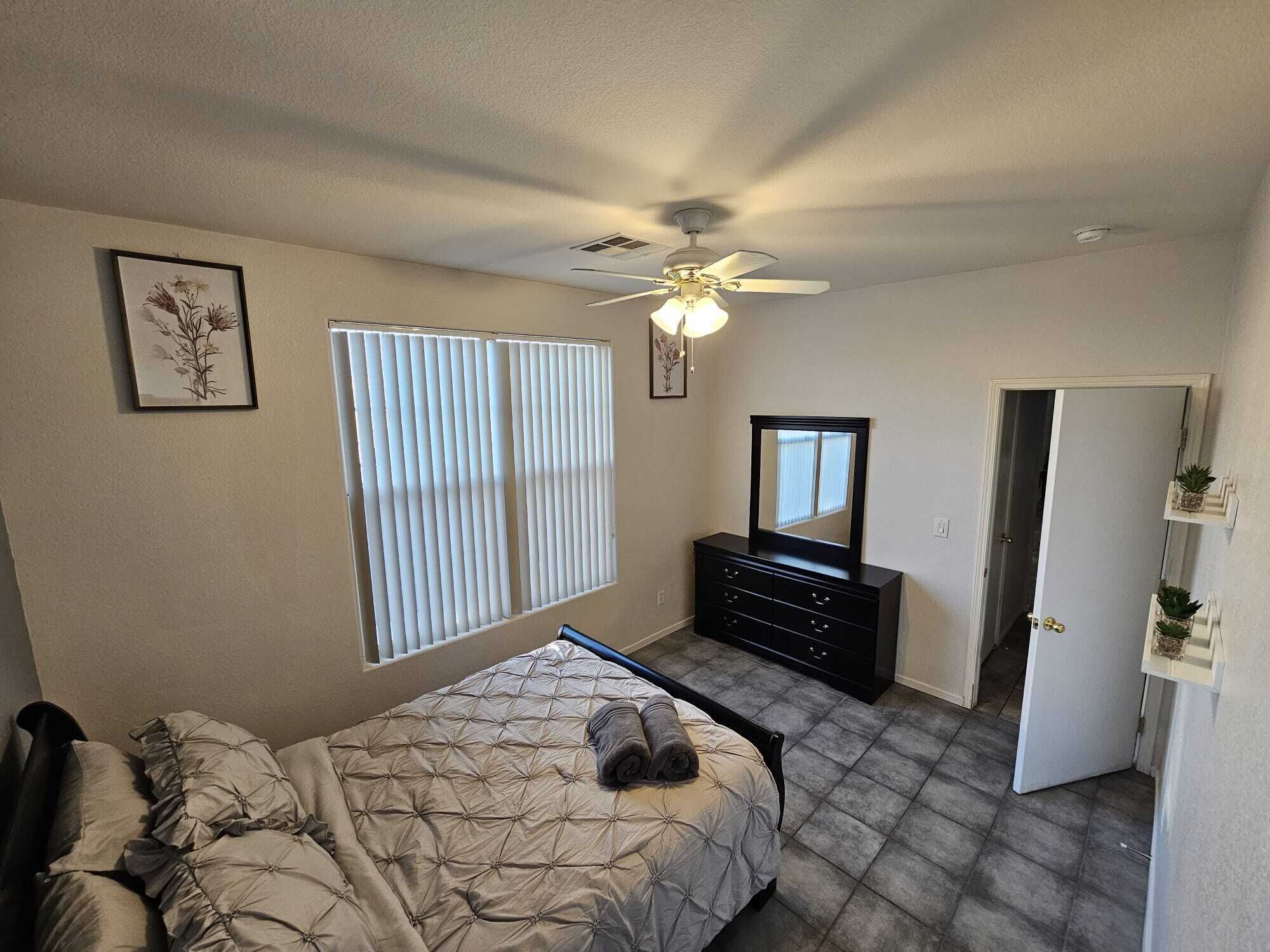 3 bedrooms, iron/ironing board, WiFi, bed sheets