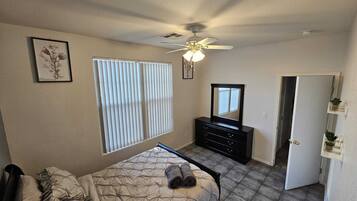 3 bedrooms, iron/ironing board, WiFi, bed sheets