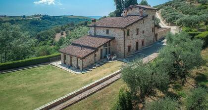 Landhaus in Poggibonsi mit 5 Schlafzimmern 9 Schlafplätzen