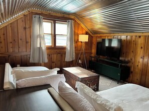 2 bedrooms, iron/ironing board, travel cot, WiFi - Westside House 2 Miles to Downtown and the Stadium (Ann Arbor)