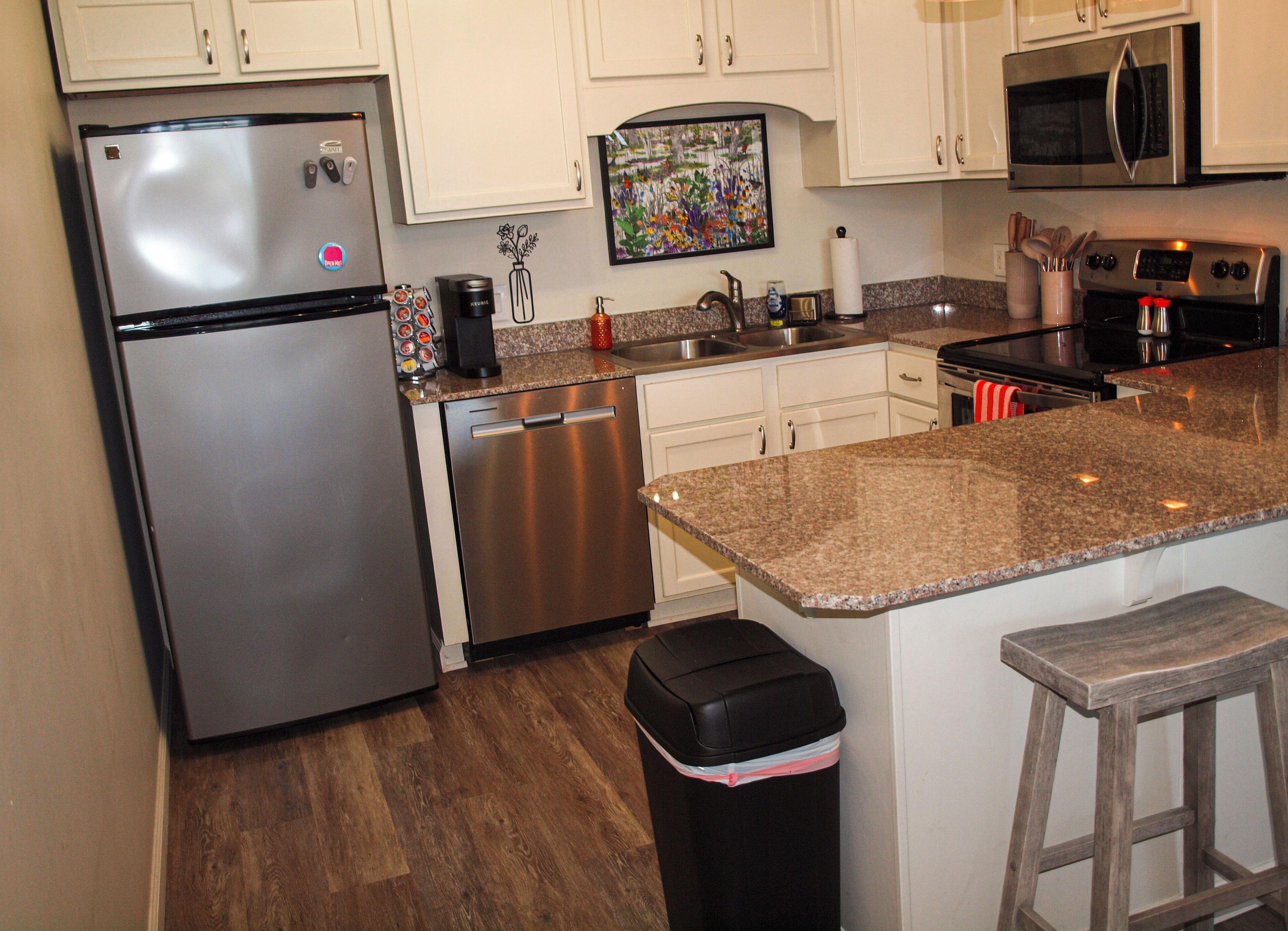 Micro-ondes, four, plaque de cuisson, lave-vaisselle