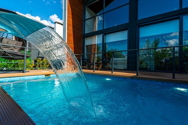 Vila conforto, piscina particular | Terraço/pátio