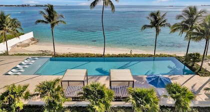*NEW* Oceanfront apartment steps away from Baha Mar
