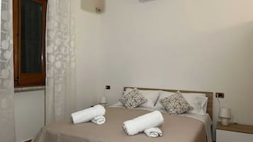 1 camera, una scrivania, ferro/asse da stiro, Wi-Fi gratuito