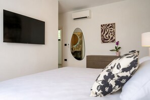 5 slaapkamers, een strijkplank/strijkijzer, reisbedje, gratis wifi