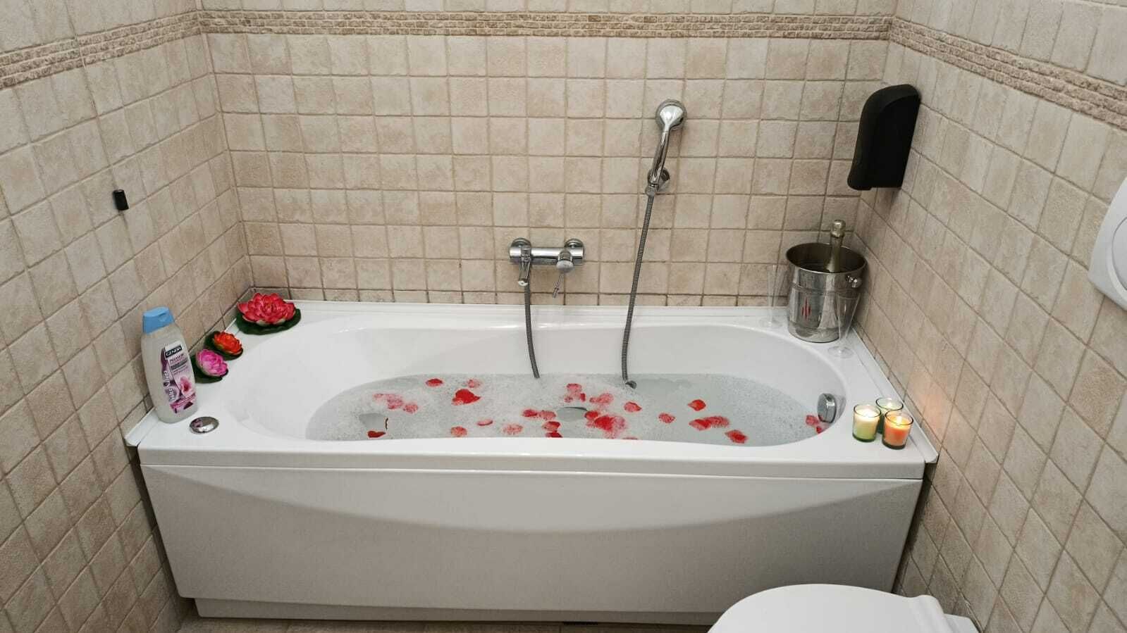 Hårføner, håndklær, såpe og toalettpapir