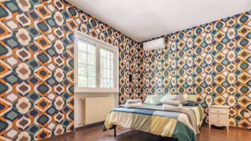 6 bedrooms, iron/ironing board, WiFi