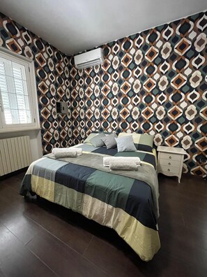 6 bedrooms, iron/ironing board, WiFi