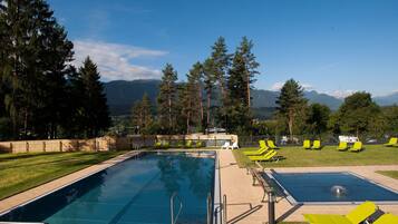 Chalet | Pool | Outdoor pool