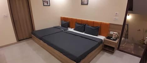 Deluxe Triple Room | Soundproofing, free WiFi