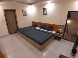 Habitación triple Deluxe | Sistema de insonorización y wifi gratis