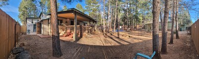 Relax in your cozy home in the woods. Pets Welcome. Book long-term and save!