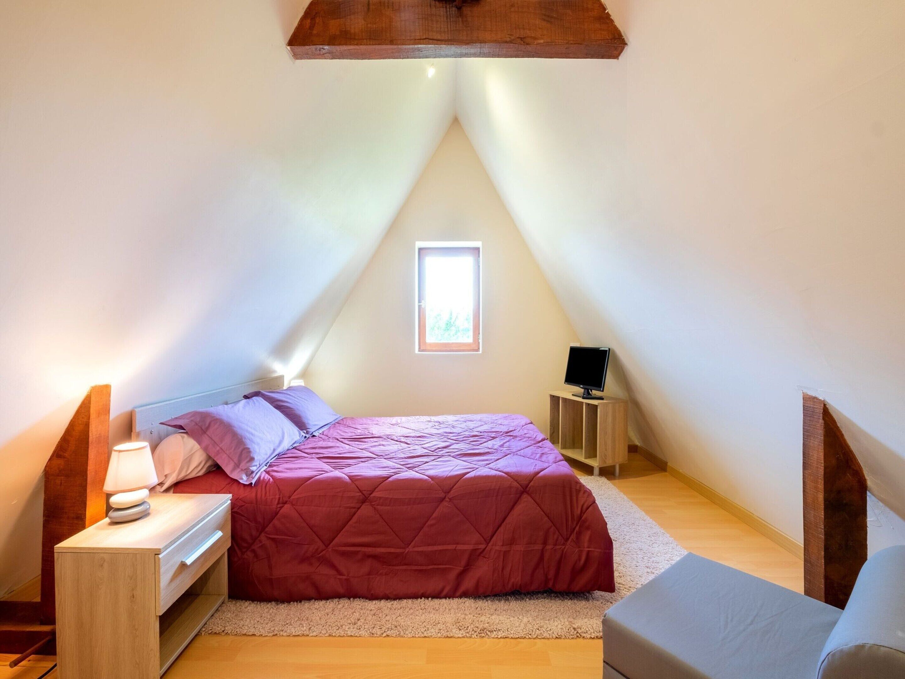 Rumah | 1 kamar tidur dan dilengkapi dengan perabotan berbeda-beda