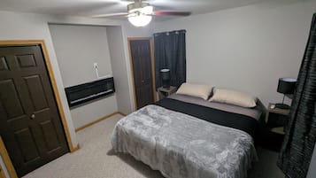 2 bedrooms, iron/ironing board, travel crib, free WiFi