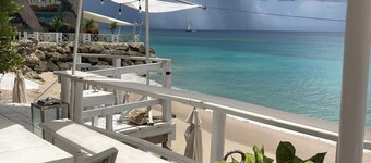 Great Apartment with pool, 5min walk to the beach & easy access to restaurants