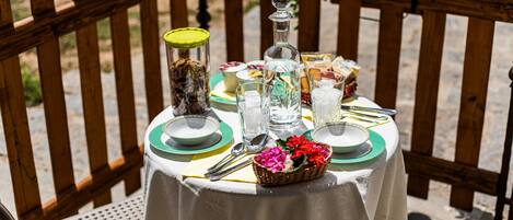 Habitació doble o amb dos llits individuals, vistes al jardí | Terrassa o pati