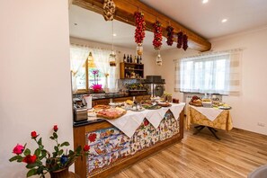 Ilmainen päivittäinen buffetaamiainen 