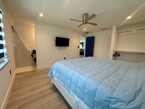 4 bedrooms, iron/ironing board, WiFi, bed sheets - Southwinds Paradise (Sanibel)