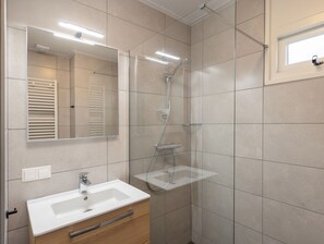 Bungalow | Bathroom - Bungalow in De Peel by Tranquil Forest (Vlierden)