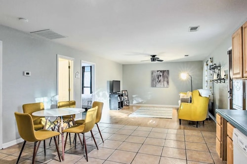 Hill Country Haven Quiet Guest House on 4 Acres Close to Everything