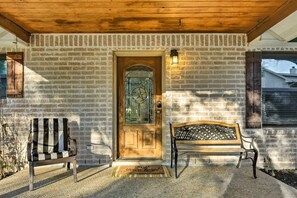 Exterior detail - Hill Country Haven Quiet Guest House on 4 Acres Close to Everything (San Antonio)