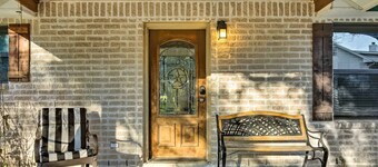 Hill Country Haven Quiet Guest House on 4 Acres Close to Everything