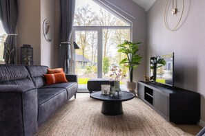House | Living room - Eco Villa in Latour by Scenic Pond (Oirschot)